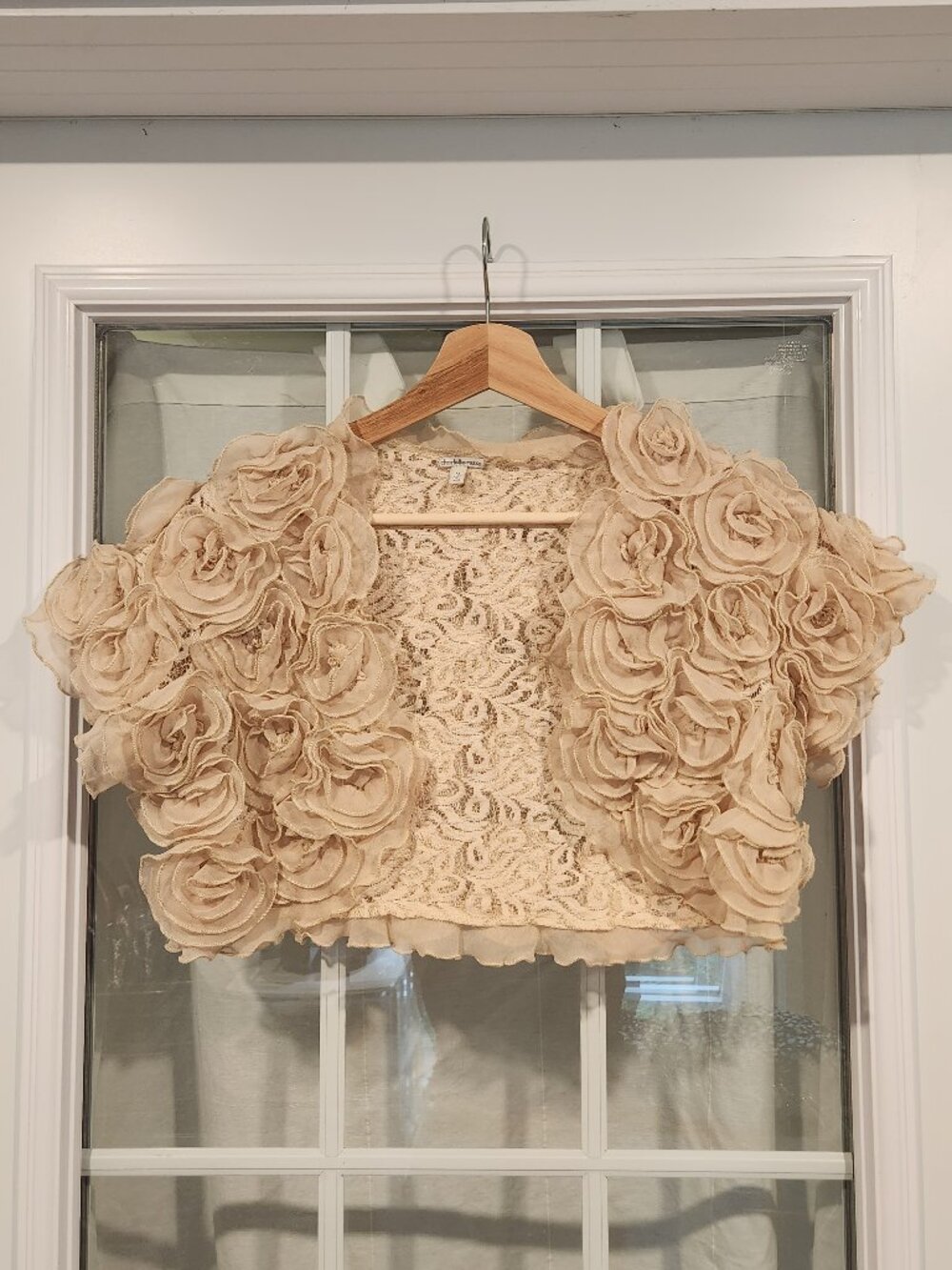 Charlotte Russe Cream Rosette Floral Bolero Shrug Top M